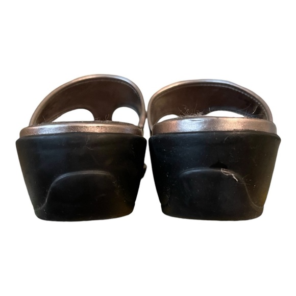 Marc Fisher Pewter MFALIST Thong Sandal. Size 6.5 M - Picture 6 of 13